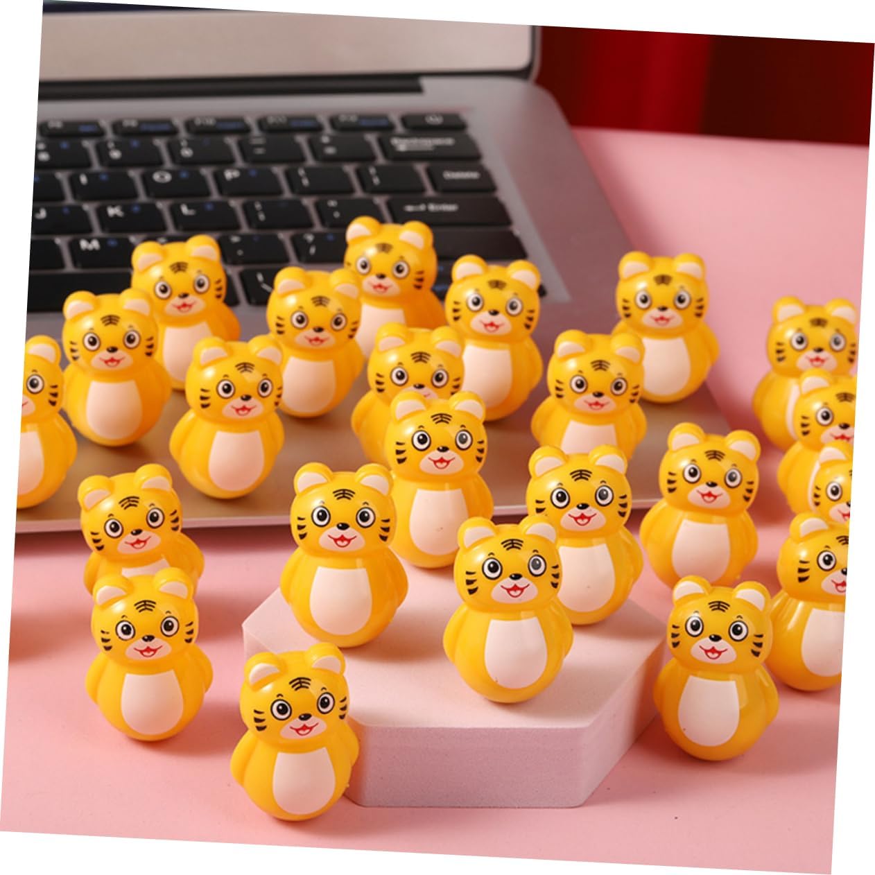 20pcs Tiger Wobbling Toy for Boys Girls Desktop Decor