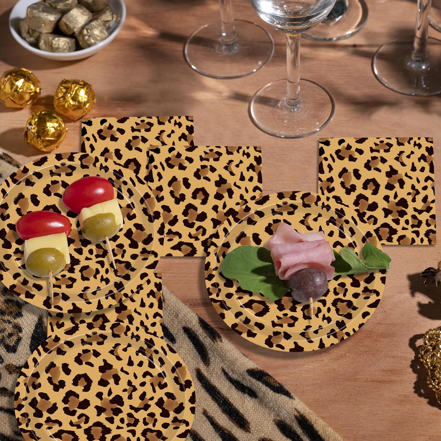 140PCS Leopard Print Party Decorations Set for 20 Guests